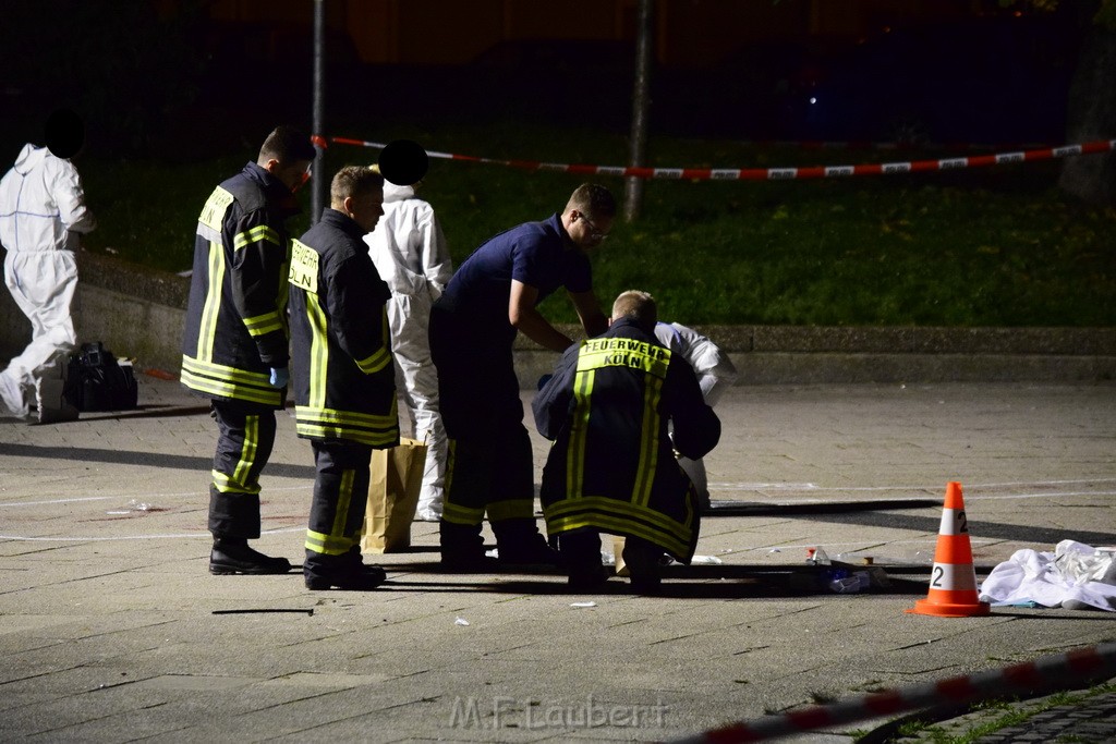 Einsatz BF Messerstecherei Koeln Neustadt Nord Eberplatz Platzmitte P206.JPG - Miklos Laubert